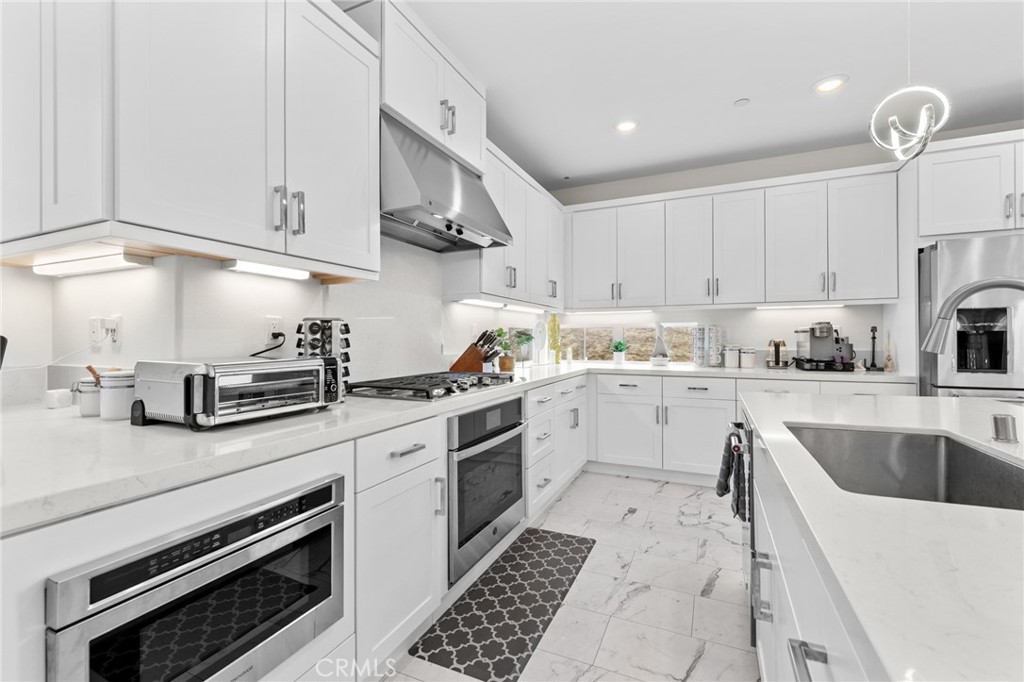 243 Waypoint Tustin, CA 92782 - Photo 13 of 27