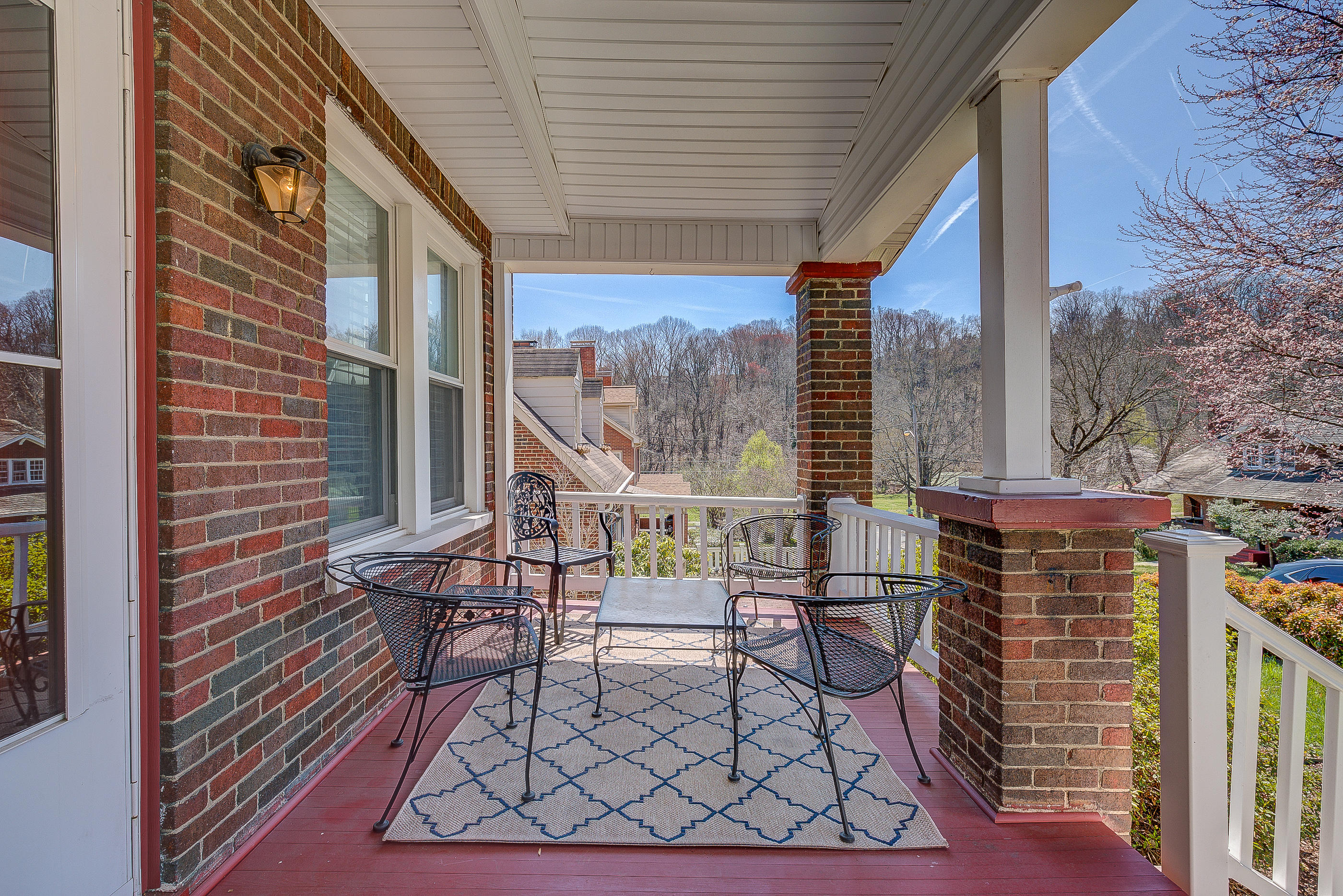 1918 Sheffield Road Southwest Roanoke, VA 24015 - Photo 5 of 32 06