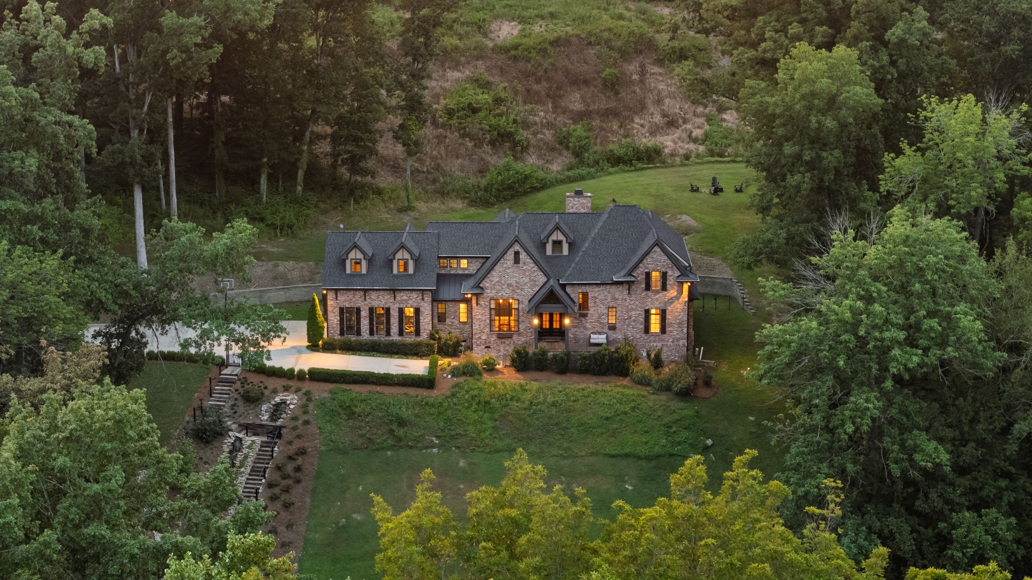 7518 River Rd Pike Nashville, TN 37209 - Photo 1 of 98 Gallery Image 1