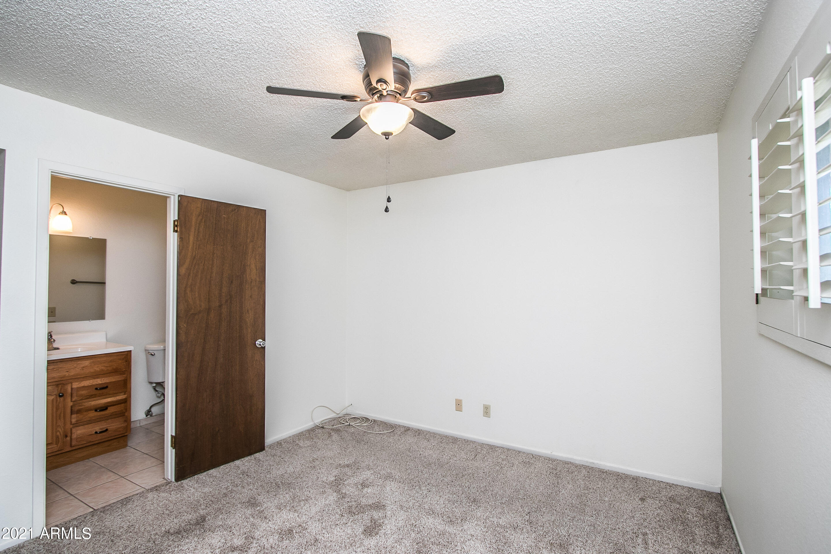 929 East Harwell Road Gilbert, AZ 85234 - Photo 16 of 33 Harwell Rd-18