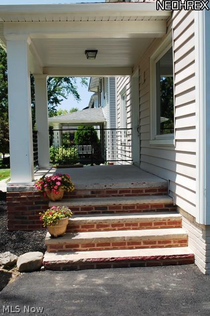 3125 Yorkshire Road Cleveland, OH 44118 - Photo 22 of 22 Welcome Home! Plenty of room for outdoor seating at the end of the day