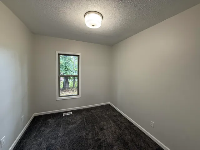 $130,000 | 1015 North Blackstone Street, Jackson, MI 49202