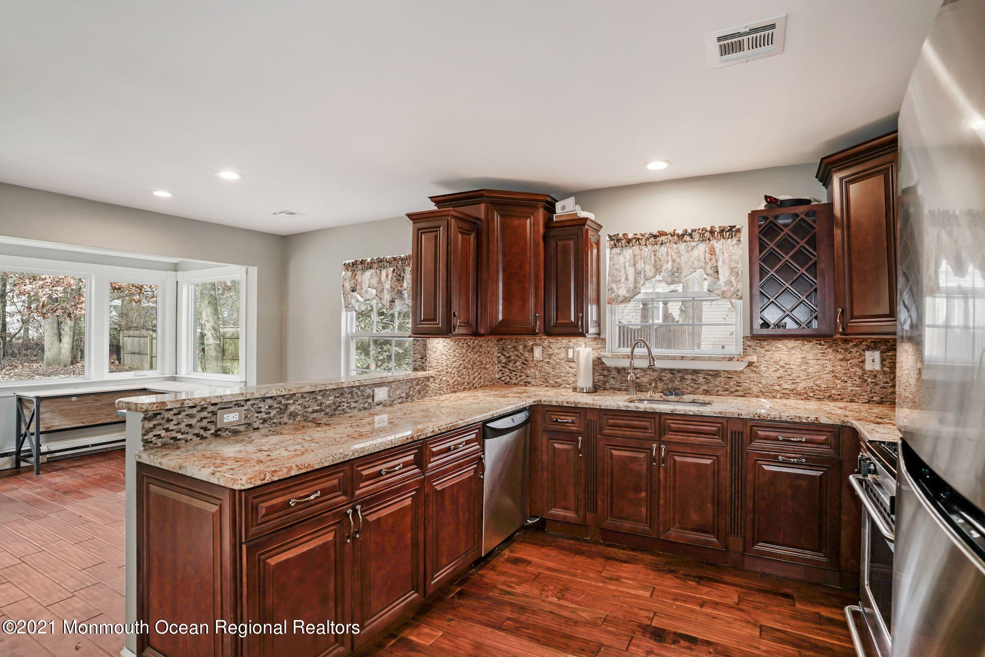 29 Wrangle Brook Road Toms River, NJ 08755 - Photo 11 of 28 011_29_Wrangle_Brook_Rd_360615_676411