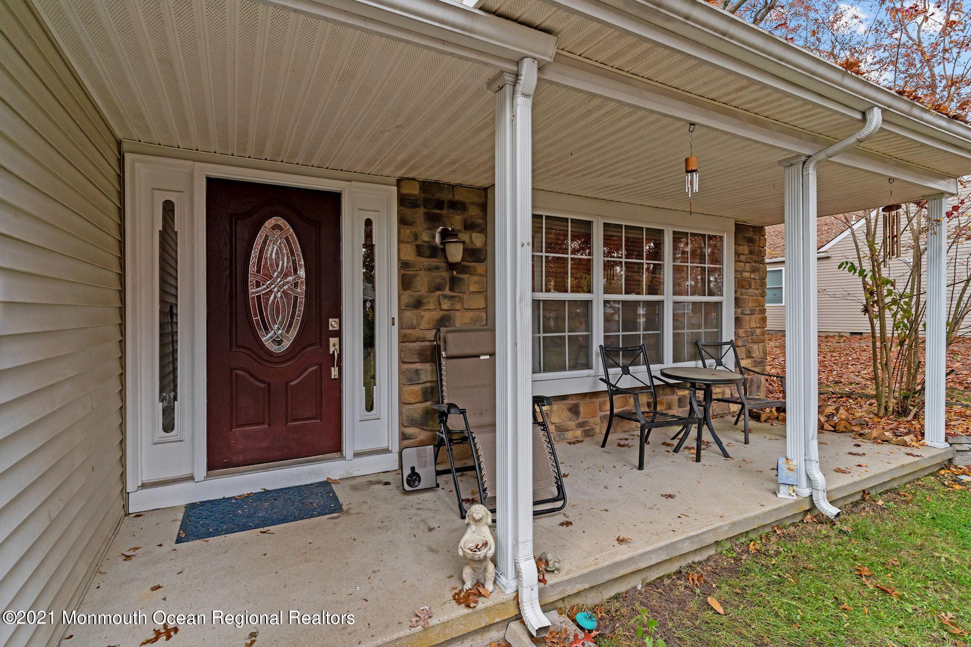 29 Wrangle Brook Road Toms River, NJ 08755 - Photo 4 of 28 003_29_Wrangle_Brook_Rd_360615_676411