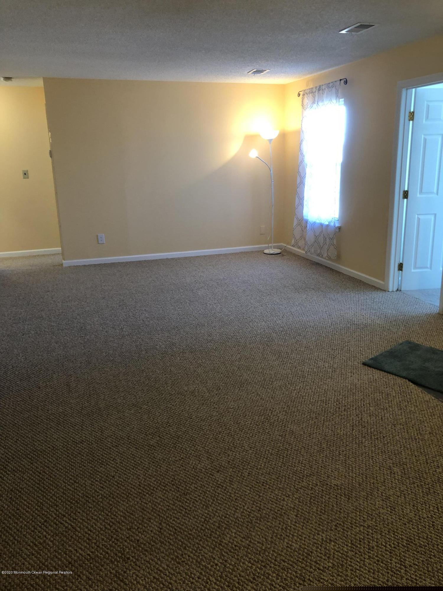 87 Frontier Way Tinton Falls, NJ 07753 - Photo 5 of 8 66315129-E5C5-4AA4-83C3-97CFF9EE7626