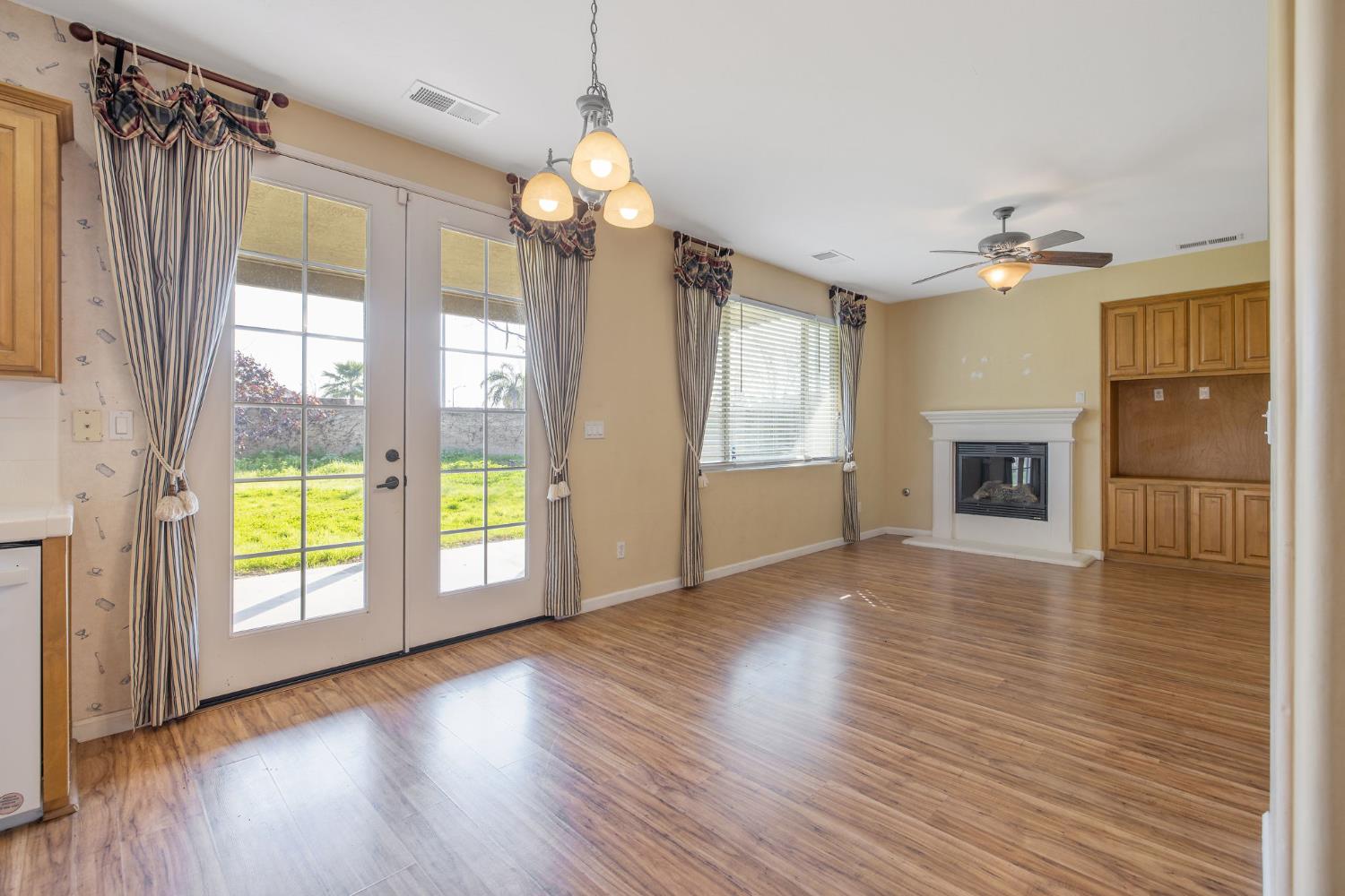 5586 East Atchison Street Fresno, CA 93727 - Photo 1 of 57