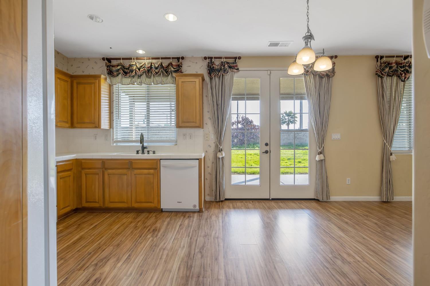 5586 East Atchison Street Fresno, CA 93727 - Photo 32 of 57