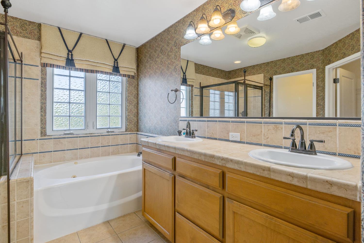 5586 East Atchison Street Fresno, CA 93727 - Photo 44 of 57