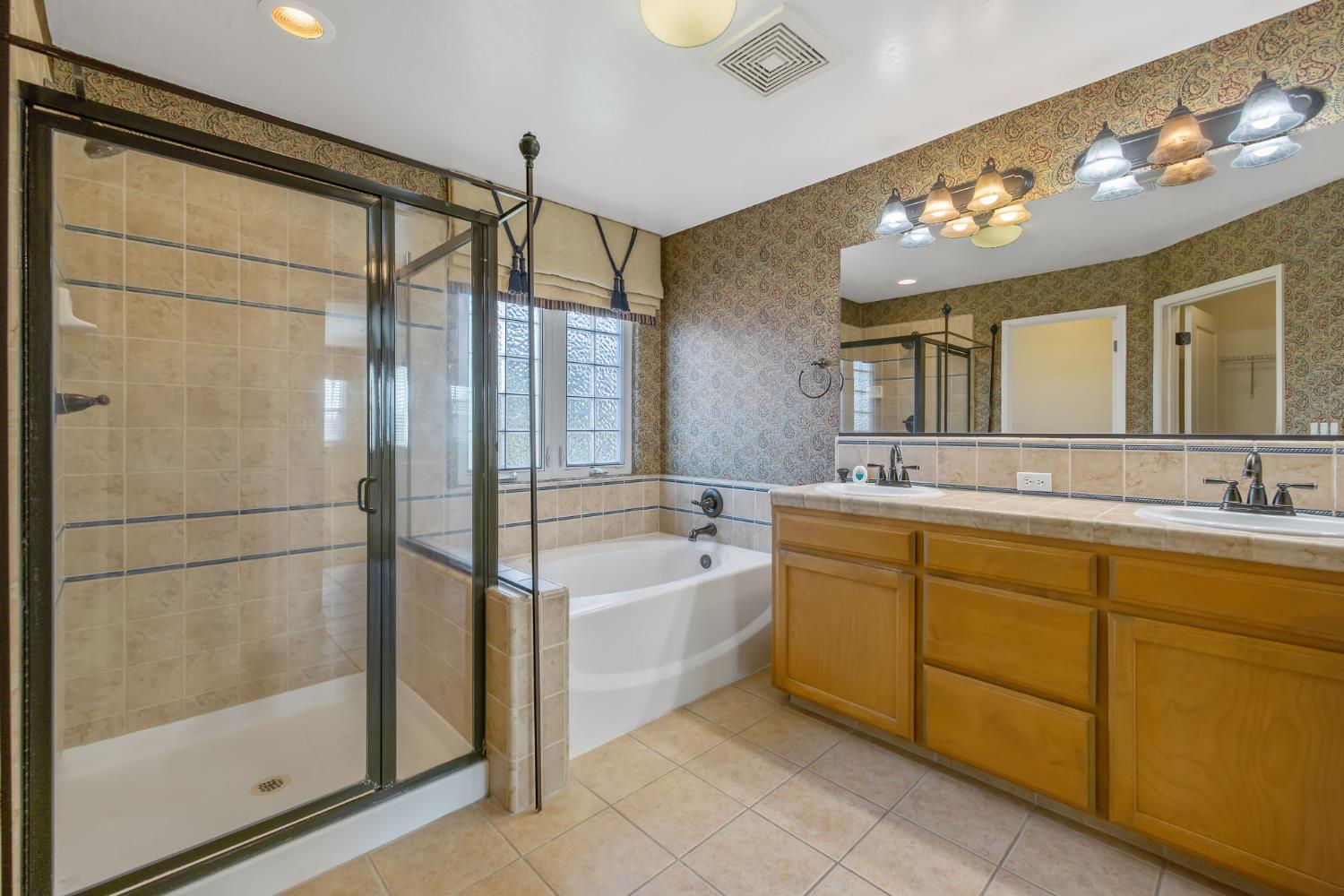 5586 East Atchison Street Fresno, CA 93727 - Photo 45 of 57