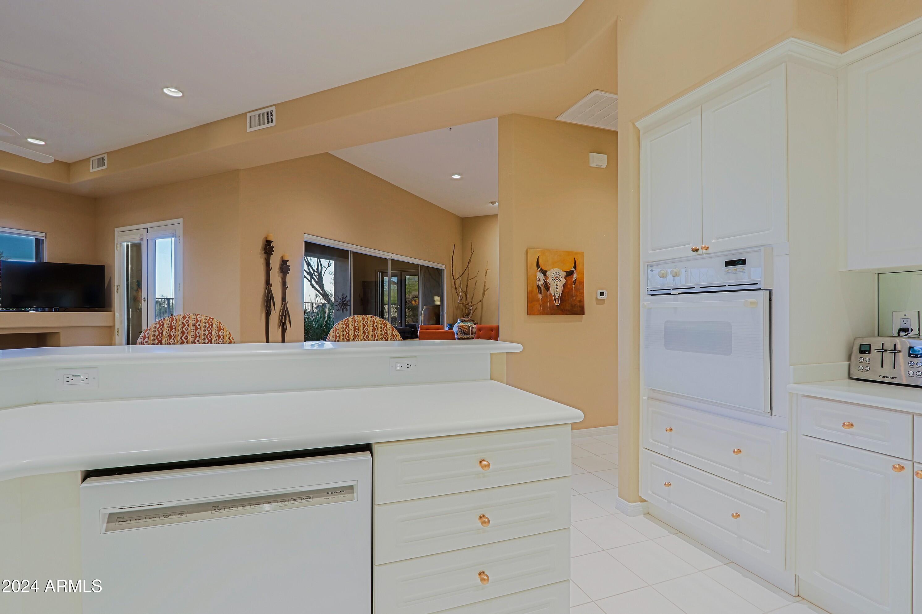 6135 East Evening Glow Drive Scottsdale, AZ 85266 - Photo 27 of 118 Kitchen 7