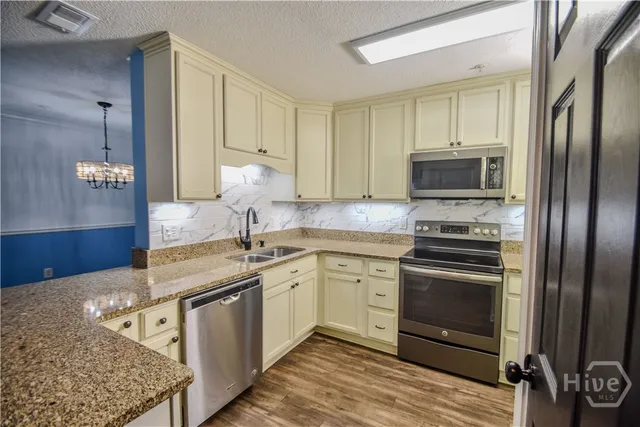 $1,950 | 5301 Walden Park Drive, Savannah, GA 31410