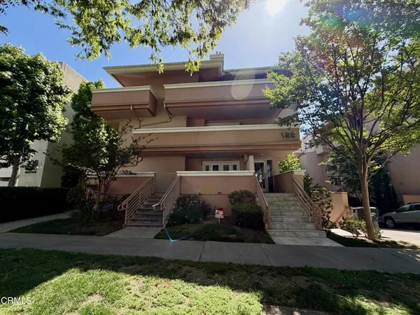 $2,500 | 120 South Mentor Avenue, Unit 304, Pasadena, CA 91106