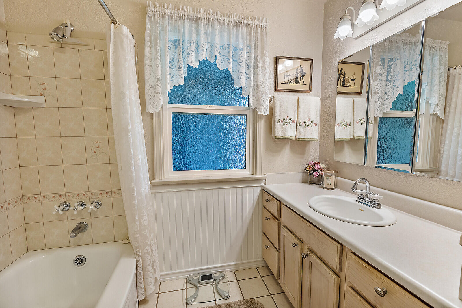 7562 Rapp Lane Talent, OR 97540 - Photo 28 of 40 57_RL_57_mls