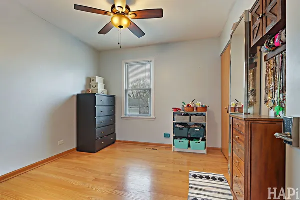 $575,000 | 725 Buffalo Circle, Carol Stream, IL 60188