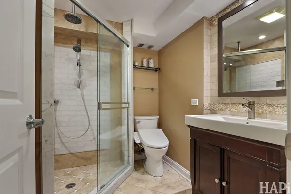 $575,000 | 725 Buffalo Circle, Carol Stream, IL 60188