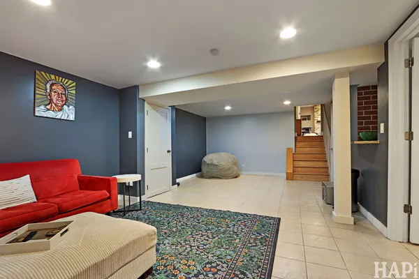 $575,000 | 725 Buffalo Circle, Carol Stream, IL 60188
