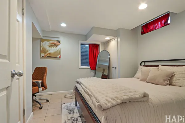 $575,000 | 725 Buffalo Circle, Carol Stream, IL 60188