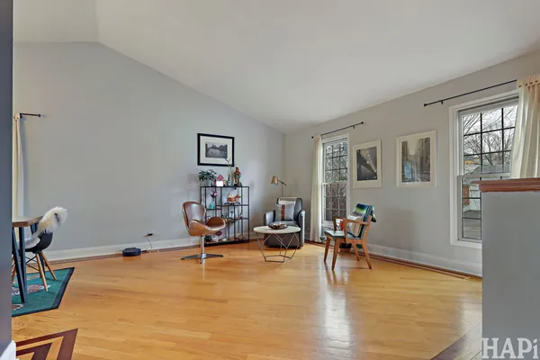 $575,000 | 725 Buffalo Circle, Carol Stream, IL 60188