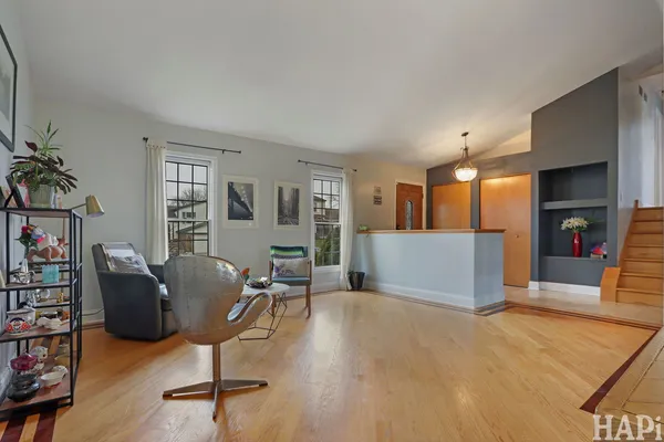 $575,000 | 725 Buffalo Circle, Carol Stream, IL 60188