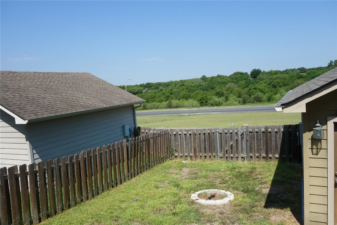 6308 Perlita Drive Austin, TX 78724 - Photo 30 of 31 View of back yard from landing