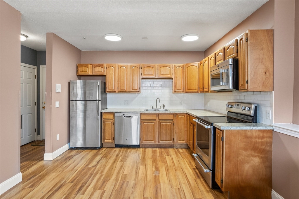 49 Leonard Road, Unit 49 Boxborough, MA 01719 - Photo 11 of 25 Gallery Image 11
