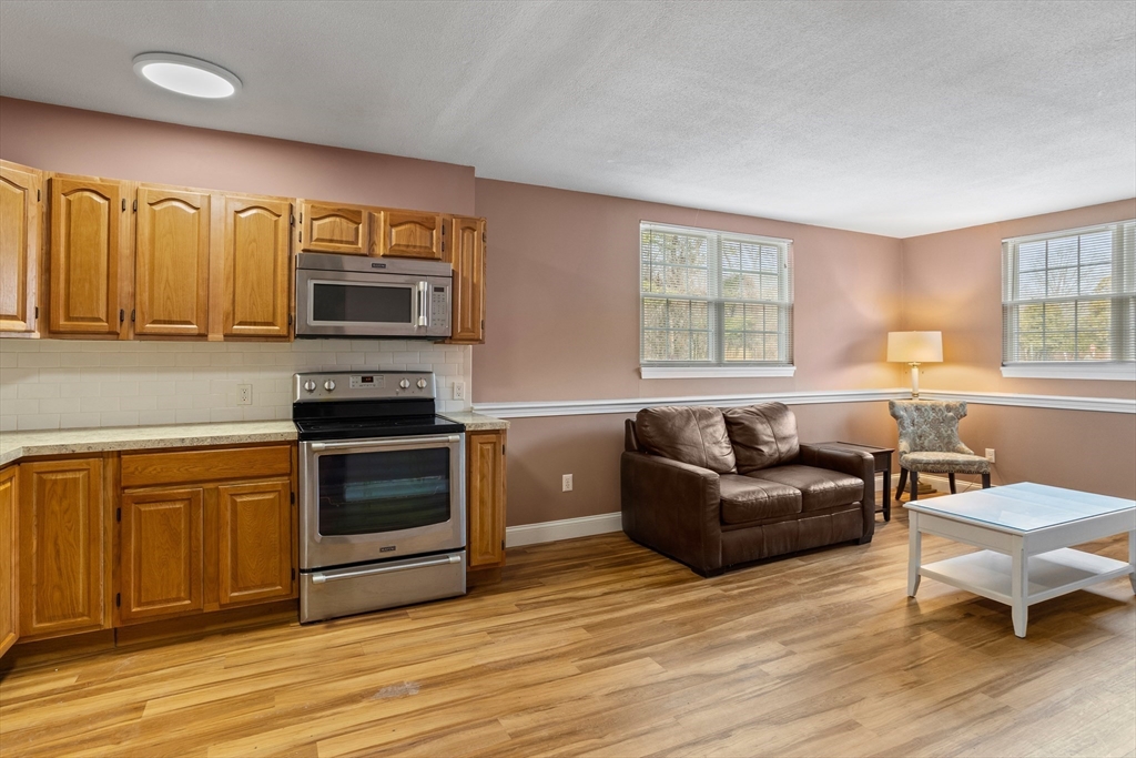 49 Leonard Road, Unit 49 Boxborough, MA 01719 - Photo 14 of 25 Gallery Image 14