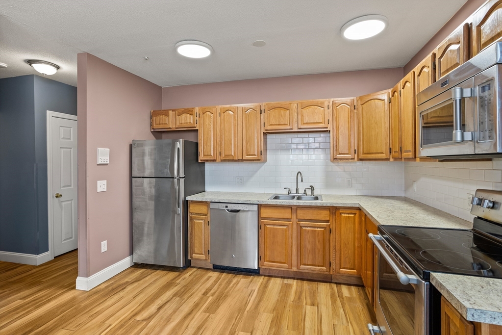49 Leonard Road, Unit 49 Boxborough, MA 01719 - Photo 15 of 25 Gallery Image 15