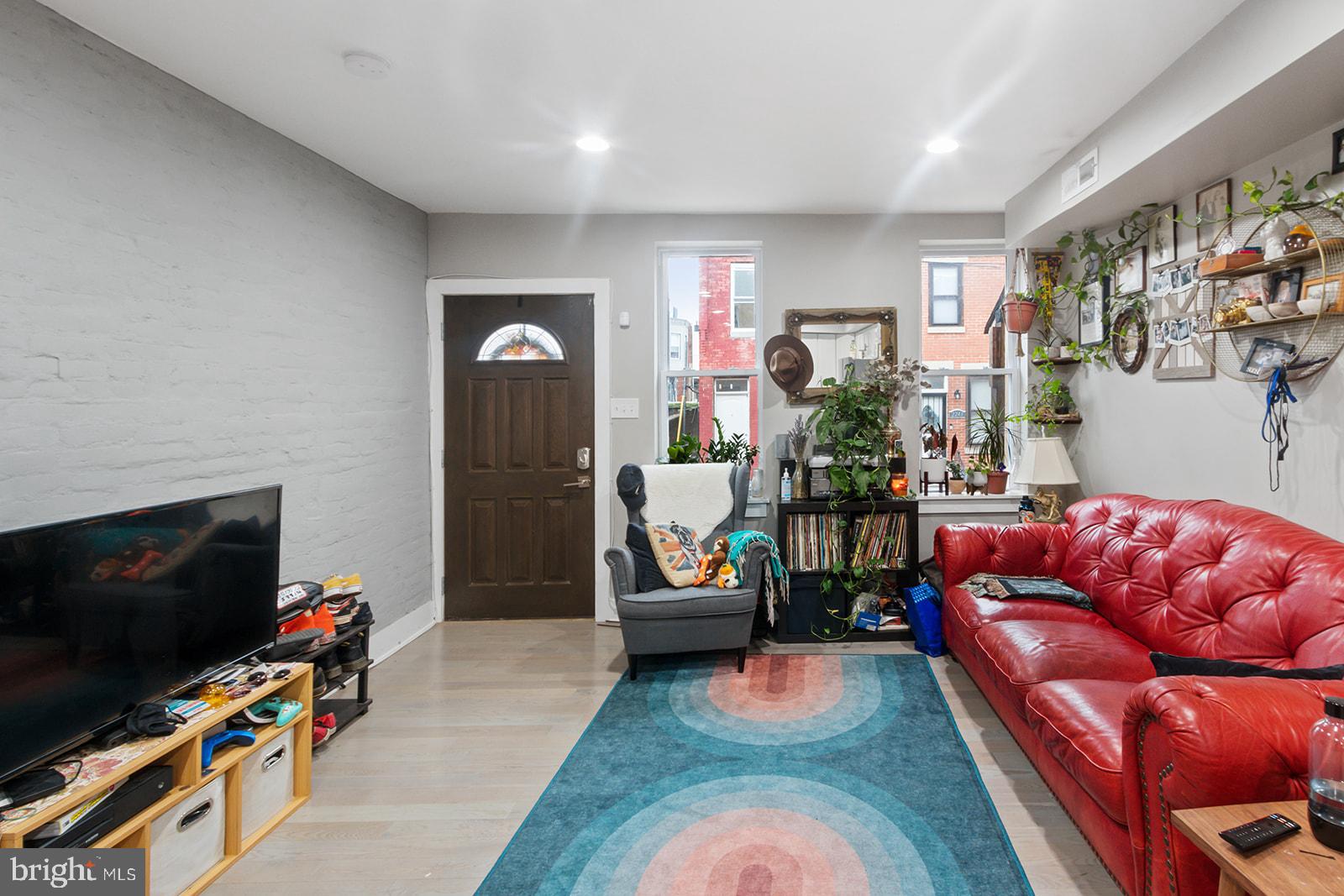 2246 Titan Street Philadelphia, PA 19146 - Photo 4 of 22