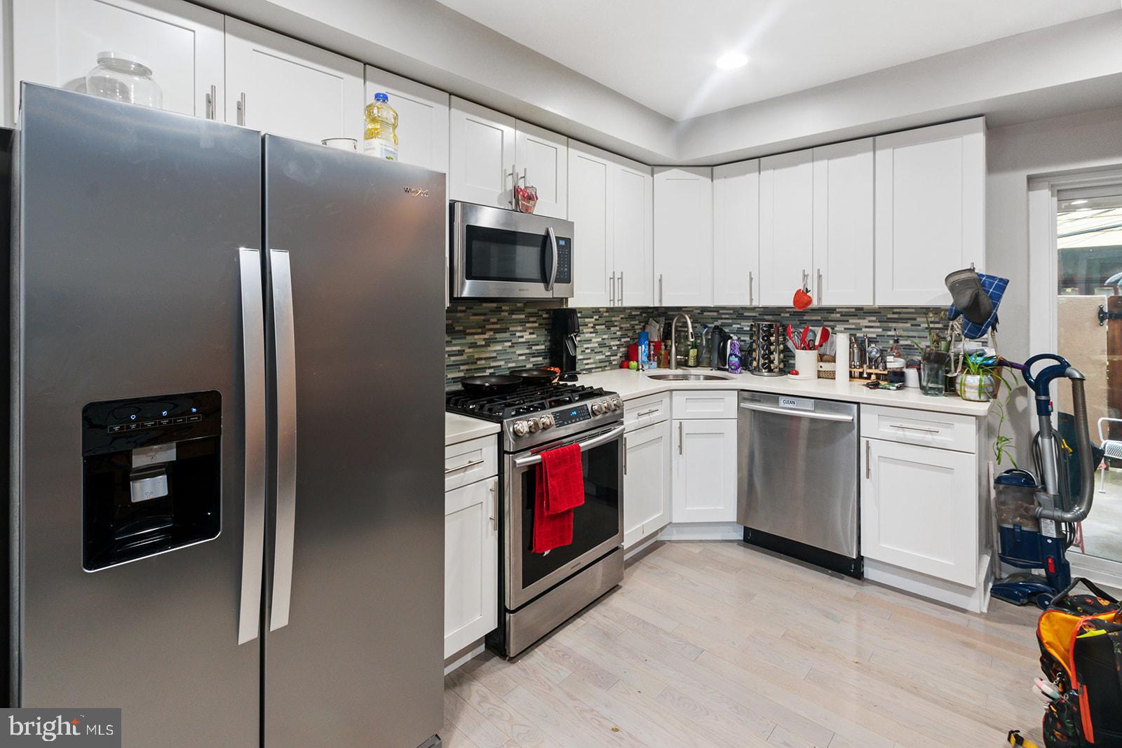 2246 Titan Street Philadelphia, PA 19146 - Photo 6 of 22