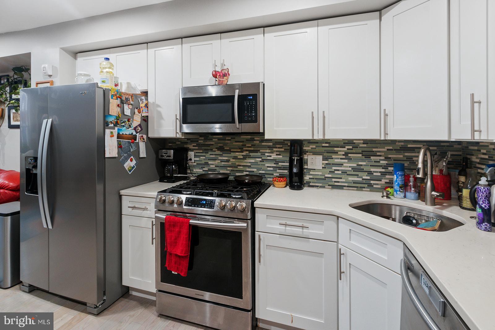 2246 Titan Street Philadelphia, PA 19146 - Photo 7 of 22