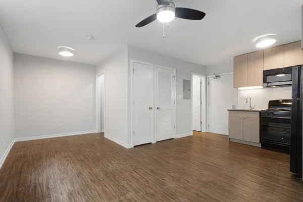 $1,750 | 5411 North Winthrop Avenue, Unit 317, Chicago, IL 60640