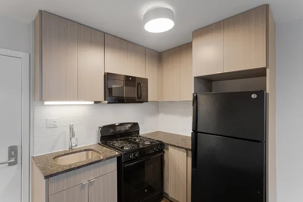 $1,750 | 5411 North Winthrop Avenue, Unit 317, Chicago, IL 60640