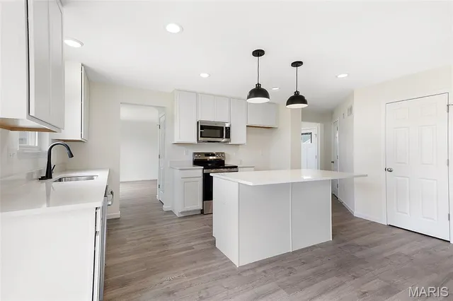 $345,027 | 4152 Bear Rdg Drive, House Springs, MO 63051