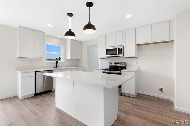 $345,027 | 4152 Bear Rdg Drive, House Springs, MO 63051