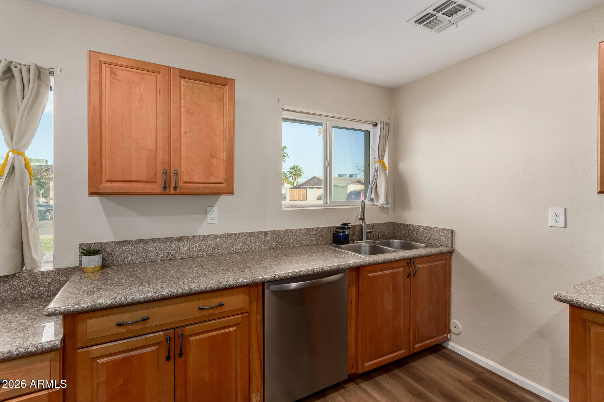 6209 West Cheery Lynn Road Phoenix, AZ 85033 - Photo 16 of 33 18 - Cherry Lynn