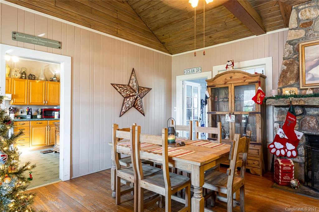 421 Higate Road Hendersonville, NC 28791 - Photo 11 of 33 Gallery Image 11