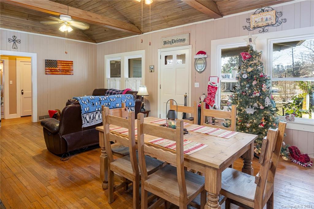 421 Higate Road Hendersonville, NC 28791 - Photo 13 of 33 Gallery Image 13