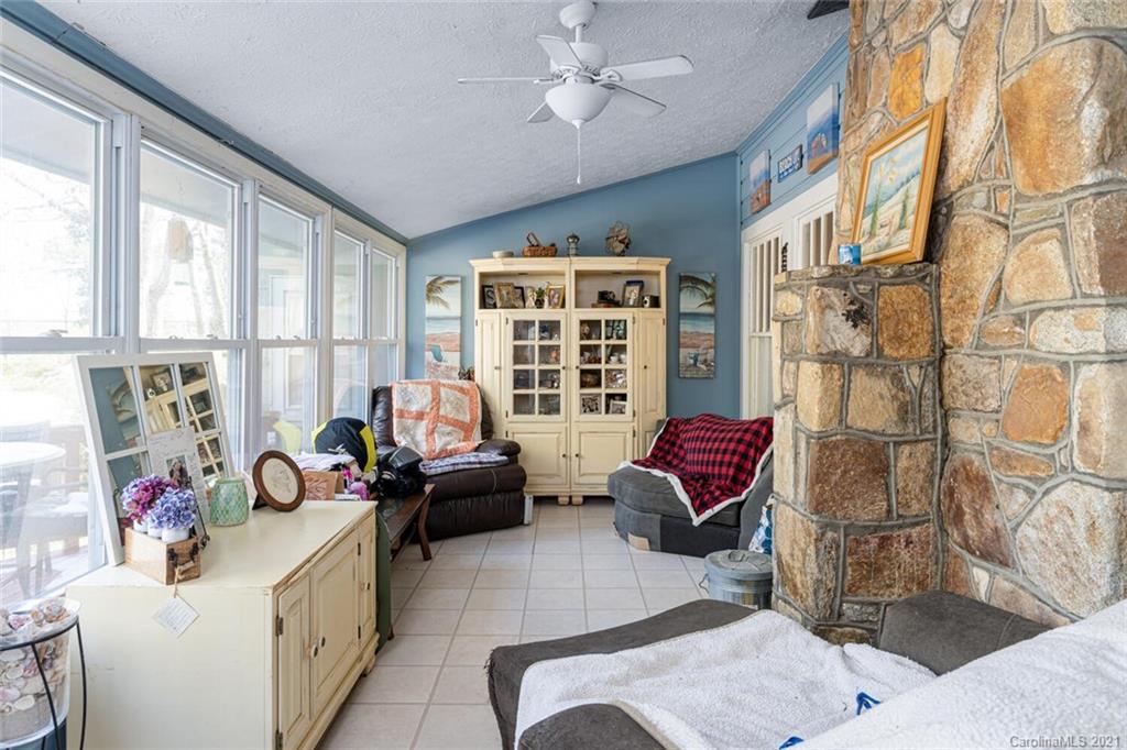 421 Higate Road Hendersonville, NC 28791 - Photo 14 of 33 Gallery Image 14