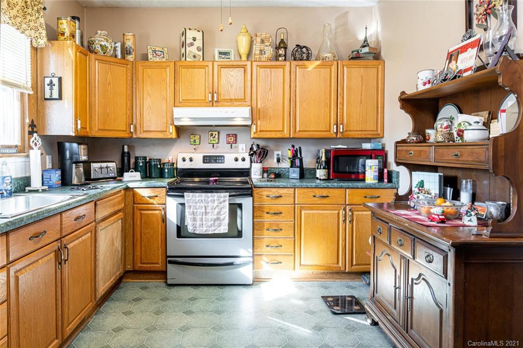 421 Higate Road Hendersonville, NC 28791 - Photo 16 of 33 Gallery Image 16