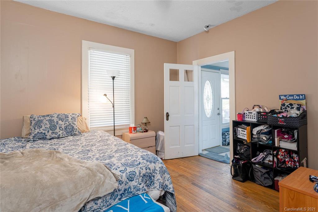 421 Higate Road Hendersonville, NC 28791 - Photo 19 of 33 Gallery Image 19