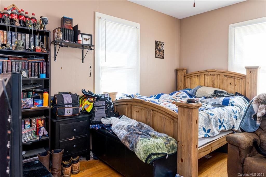 421 Higate Road Hendersonville, NC 28791 - Photo 24 of 33 Gallery Image 24