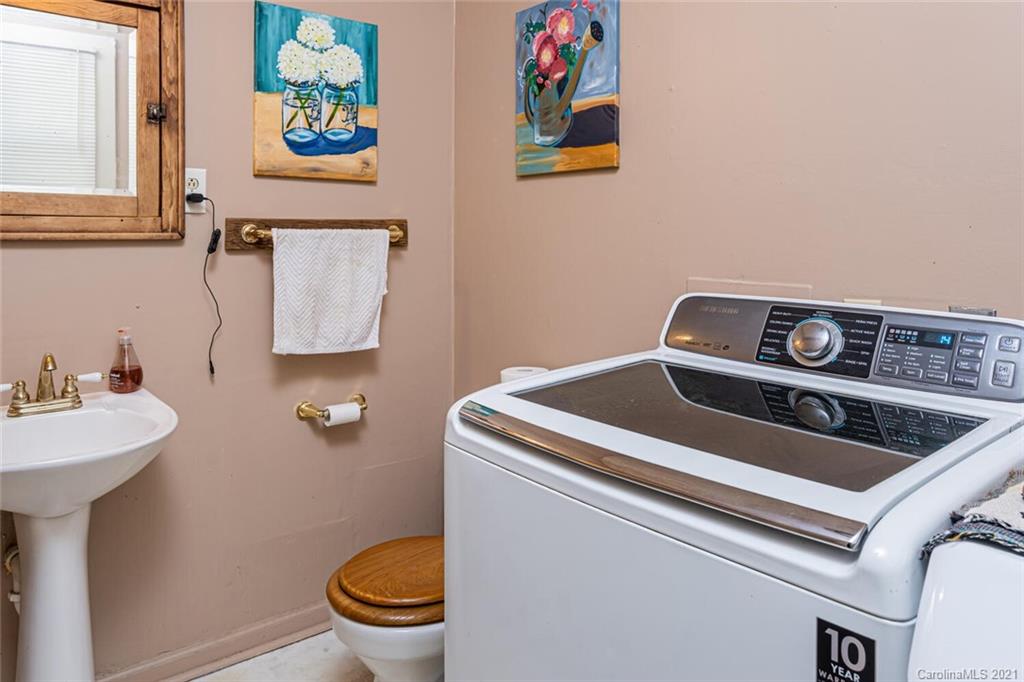 421 Higate Road Hendersonville, NC 28791 - Photo 25 of 33 Gallery Image 25