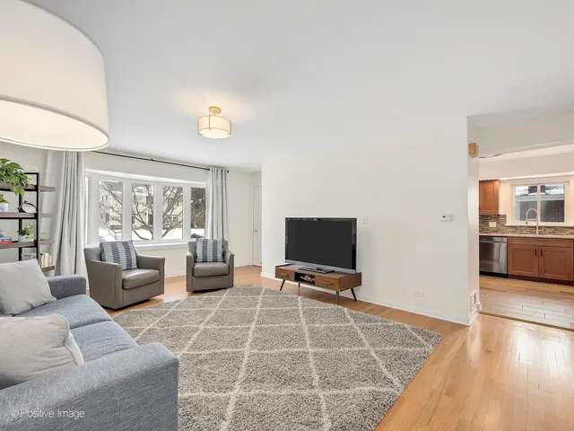 $549,900 | 850 Saylor Avenue, Elmhurst, IL 60126