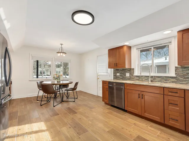 $549,900 | 850 Saylor Avenue, Elmhurst, IL 60126