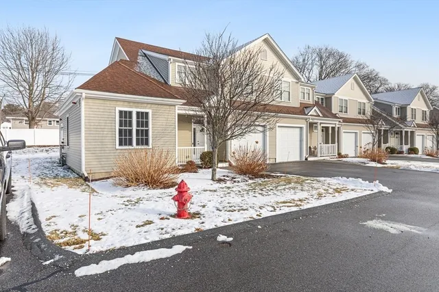 $3,995 | 70 Endicott Street, Unit 701, Norwood, MA 02062