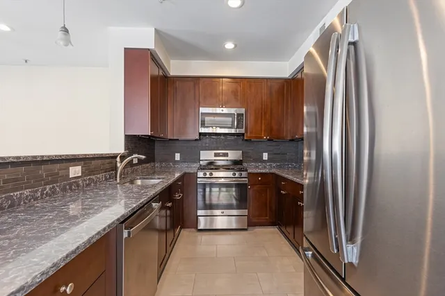 $4,200 | 70 Endicott Street, Unit 701, Norwood, MA 02062