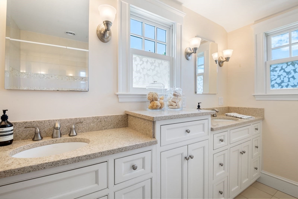 65 Narragansett Road Quincy, MA 02169 - Photo 18 of 31