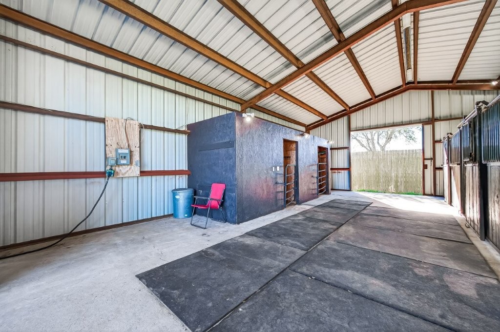 6610 Sprigg Street Fulshear, TX 77441 - Photo 43 of 49 a view of a garage