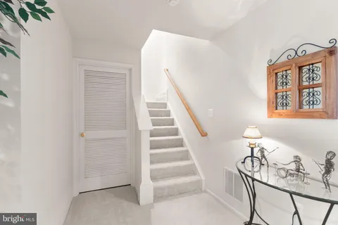 $890,000 | 43423 Wild Dunes Square, Leesburg, VA 20176