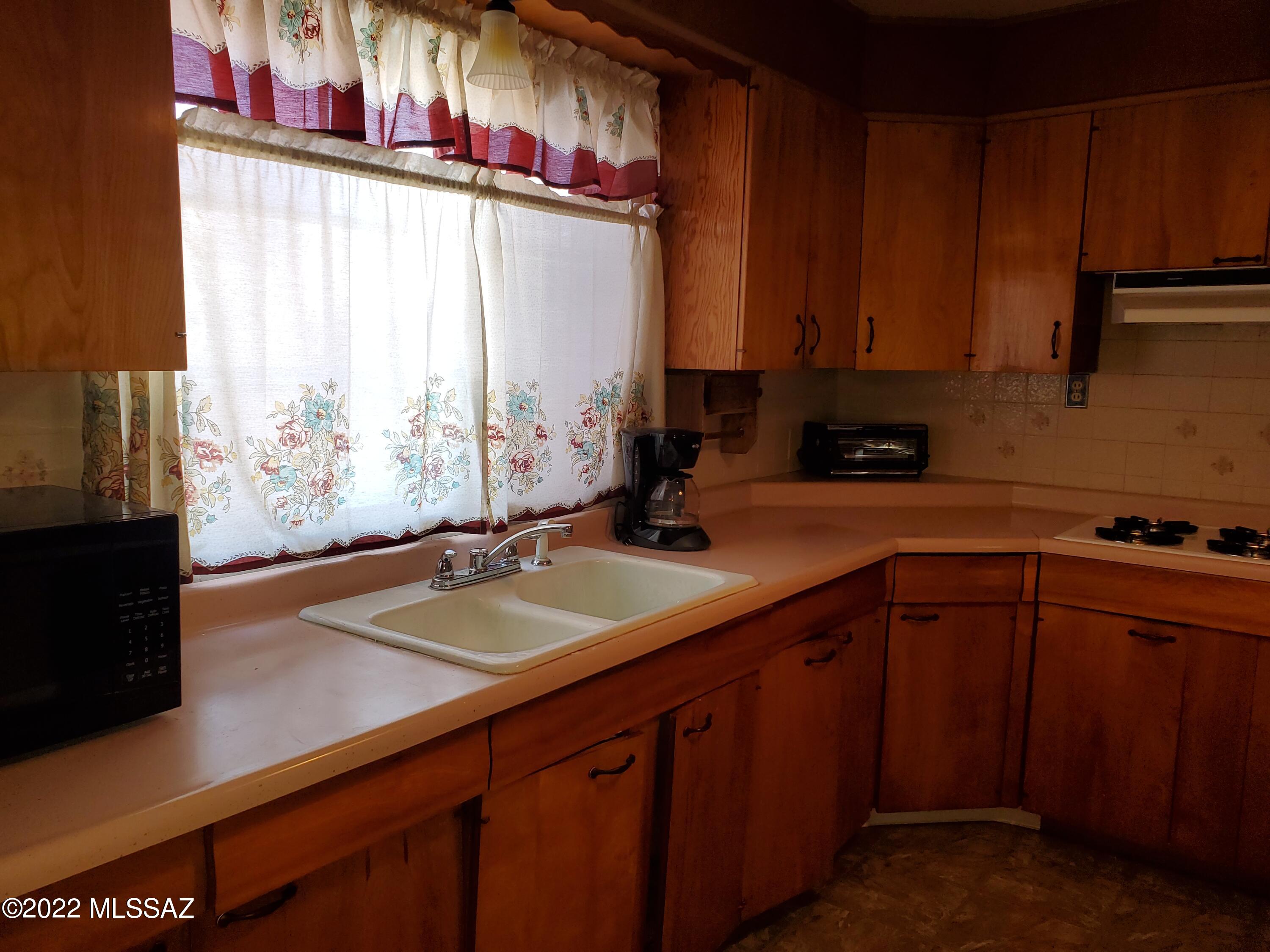 105 Verdugo Road Mammoth, AZ 85618 - Photo 7 of 14